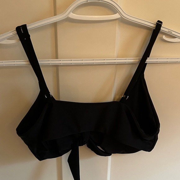 Elegant Black Tie-Front Bikini, size S - Picture 4 of 8